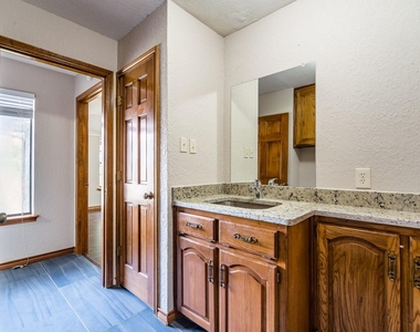 500 Cross Bend Court - Photo Thumbnail 29