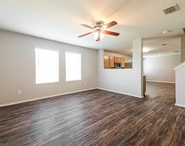 2809 Spencer Circle - Photo Thumbnail 2