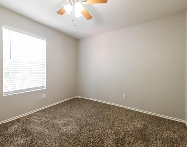 2809 Spencer Circle - Photo Thumbnail 14