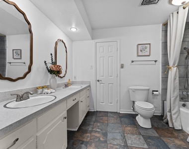 1807 Holm Oak Street - Photo Thumbnail 17