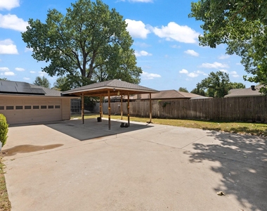 1807 Holm Oak Street - Photo Thumbnail 3