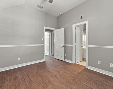 4330 Holland Avenue - Photo Thumbnail 16