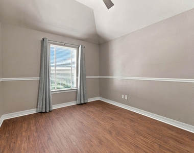 4330 Holland Avenue - Photo Thumbnail 15