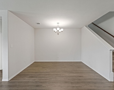 728 Fueller Drive - Photo Thumbnail 8