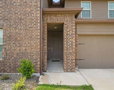 728 Fueller Drive - Photo Thumbnail 1