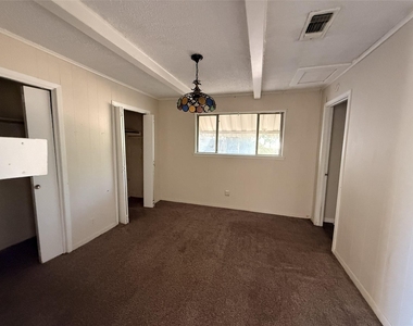 405 W Chandler Street - Photo Thumbnail 5
