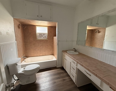 405 W Chandler Street - Photo Thumbnail 3