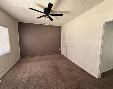 405 W Chandler Street - Photo Thumbnail 2
