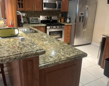 3140 S Ocean Drive - Photo Thumbnail 6