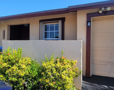 9520 W Daffodil Lane - Photo Thumbnail 20