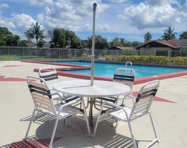 9520 W Daffodil Lane - Photo Thumbnail 23
