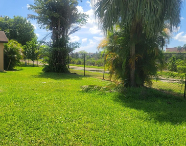 9520 W Daffodil Lane - Photo Thumbnail 22