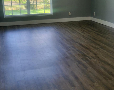 9520 W Daffodil Lane - Photo Thumbnail 8