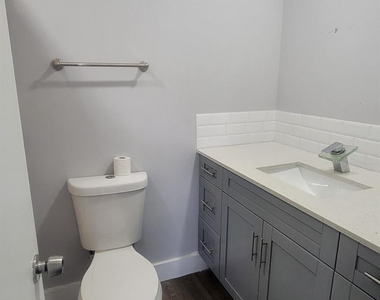 9520 W Daffodil Lane - Photo Thumbnail 5