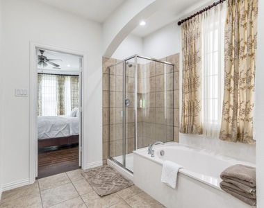 7110 Waterbury Drive - Photo Thumbnail 14