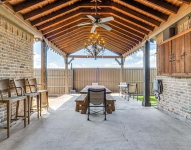 7110 Waterbury Drive - Photo Thumbnail 24