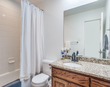 7110 Waterbury Drive - Photo Thumbnail 20