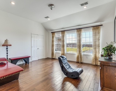 7110 Waterbury Drive - Photo Thumbnail 18