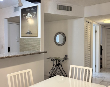 5130 Las Verdes Circle - Photo Thumbnail 11