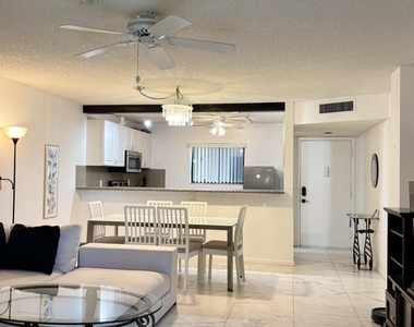 5130 Las Verdes Circle - Photo Thumbnail 6