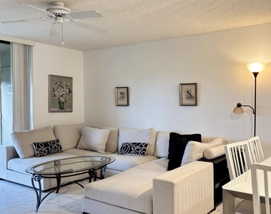 5130 Las Verdes Circle - Photo Thumbnail 10
