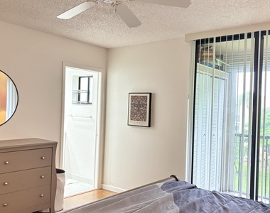 5130 Las Verdes Circle - Photo Thumbnail 14