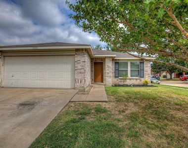 5433 Scotts Valley Street - Photo Thumbnail 3