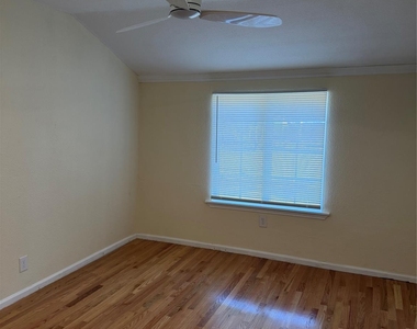 628 Cedar Drive - Photo Thumbnail 7