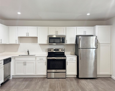 5010 San Jacinto Street - Photo Thumbnail 3