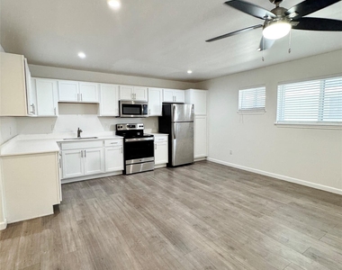 5010 San Jacinto Street - Photo Thumbnail 2