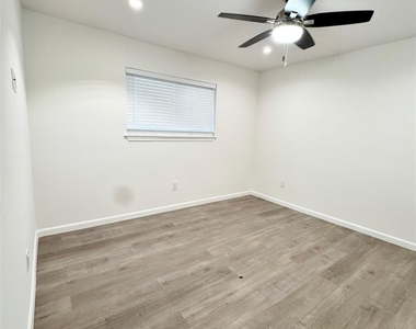 5010 San Jacinto Street - Photo Thumbnail 7