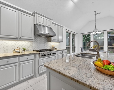 10811 Morro Bay Lane - Photo Thumbnail 10