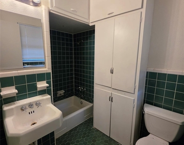 5415 Spruce View Drive - Photo Thumbnail 8