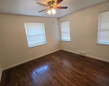 5415 Spruce View Drive - Photo Thumbnail 5