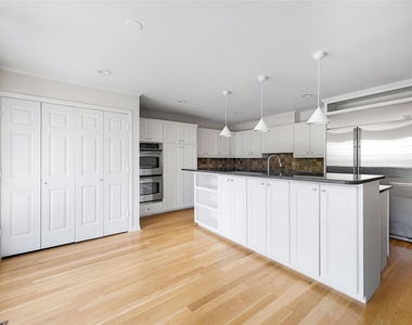 3813 Purdue Avenue - Photo Thumbnail 3