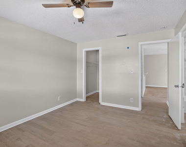 4931 Nw 94th Terrace - Photo Thumbnail 2
