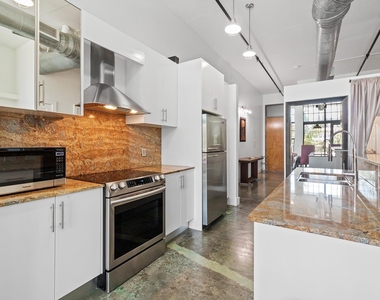 180 Ne 4th Avenue - Photo Thumbnail 4