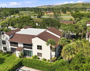 2581 Carambola Circle N - Photo Thumbnail 27