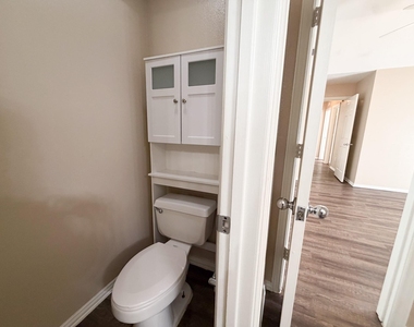 18 Country Club Place - Photo Thumbnail 21