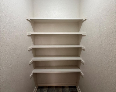 567 W College Street - Photo Thumbnail 16