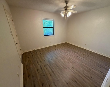 567 W College Street - Photo Thumbnail 6