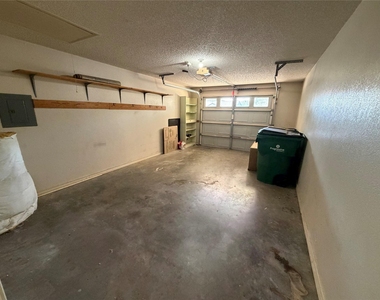 567 W College Street - Photo Thumbnail 17