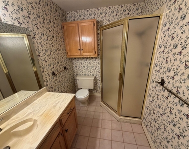 567 W College Street - Photo Thumbnail 21