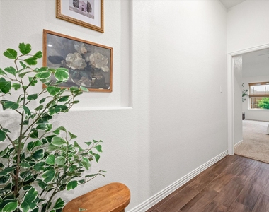 2204 Saratoga Drive - Photo Thumbnail 26