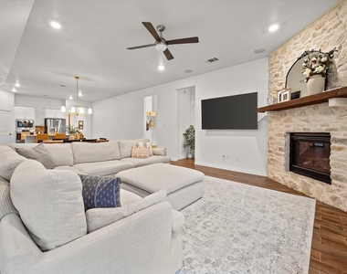 2204 Saratoga Drive - Photo Thumbnail 24