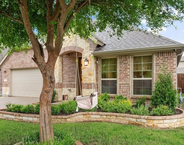 2204 Saratoga Drive - Photo Thumbnail 1