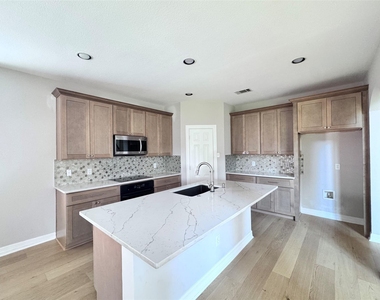 6504 Diamond Drive - Photo Thumbnail 9