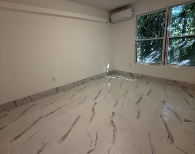 1652 Madison Street - Photo Thumbnail 2
