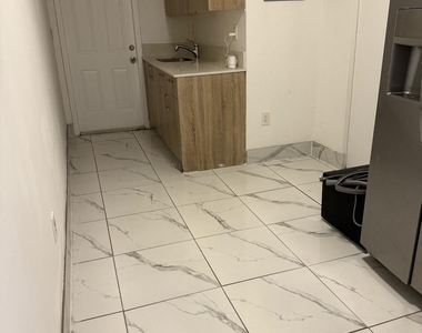 1652 Madison Street - Photo Thumbnail 3