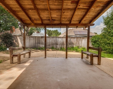 562 Mercer Street - Photo Thumbnail 25